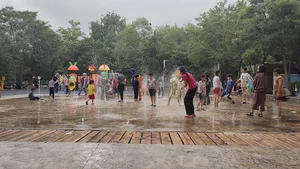آبنمای بازی کودکان