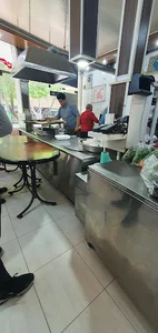 چلوکبابی و بریانی حاج حسین