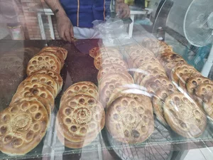 كلوچه فروشي فومن