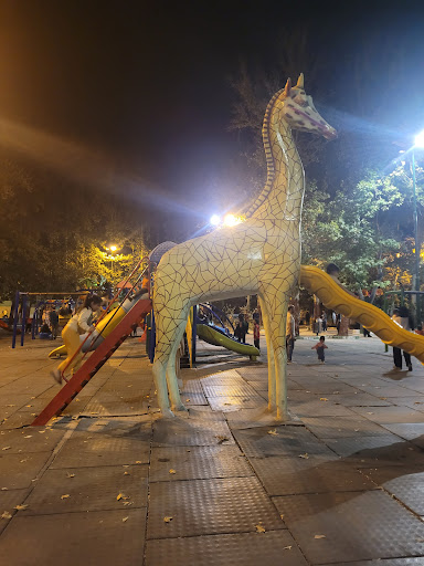 بوستان صادق