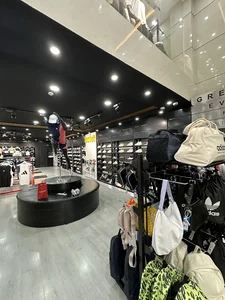 Adidas Bushehr (آدیداس بوشهر) 3