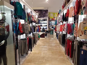 پالِت سنتر (مرکز خرید پوشاک خانواده)