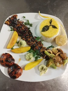 اکبر جوجه،رستوران سنندج