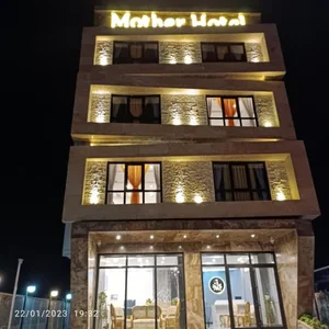 هتل مادر 2