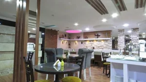رستوران و بیرون‌بر پردیس 5