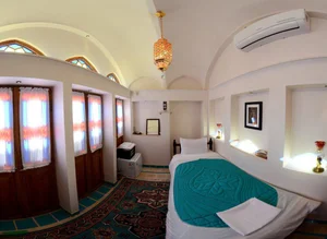 هتل سنتی نه چم (خانه تاریخی عادل سابق) 2