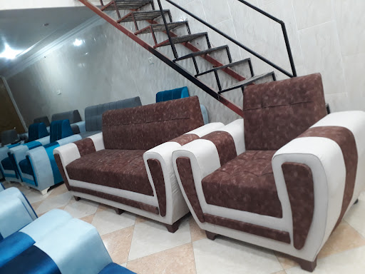 مبل زرین