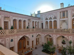 بوتیک هتل آقا حسینی 2