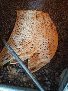 نانوایی سنگکی سنتی لیسانسه ها
