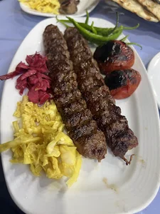 رستوران حاج حسین و پسران