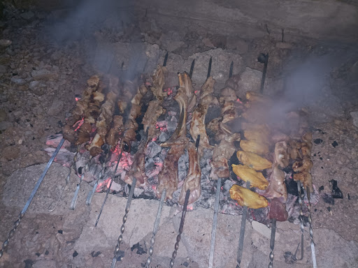 ساندویچ.کبابی علیرضا عزیزی