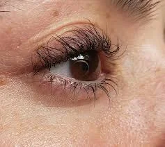 خدمات تخصصی کاشت موقت مژه راز مژه