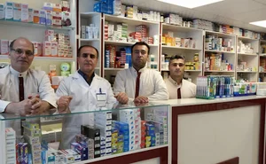 داروخانه دکتر مومن