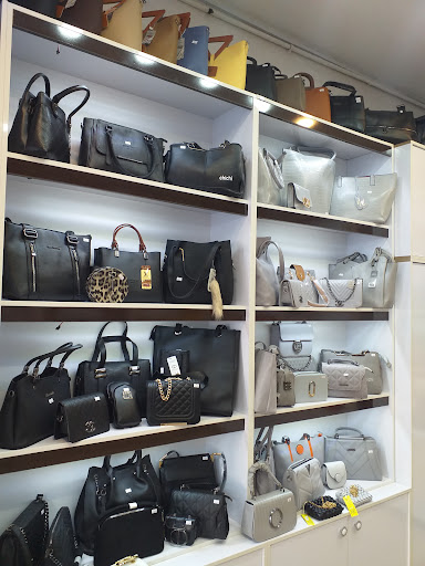 گالری کیف وکفش ماه