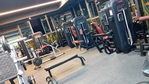باشگاه ورزشی و ماساژ قلب سبز 2
