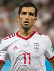 وحید امیری - ویکی‌پدیا، دانشنامهٔ آزاد