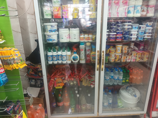 فروشگاه هایپر مارکت (گران‌فروشی و بسیار طلبکار)
