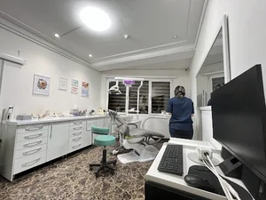 مطب دندانپزشکی دکتر آرمان شکری