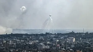 چرا اسرائیل با فسفر سفيد به جنوب لبنان حمله مى‌كند؟ - BBC ...