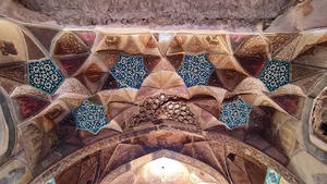 مدرسه و کاروانسرای گنجعلی خان