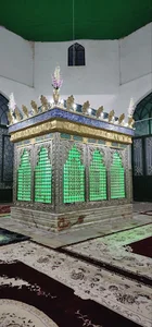 آستان مقدس امامزاده حمزه (ع)