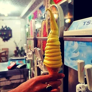 کافه بستنی چهارفصل