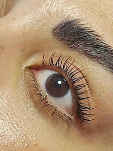 اکستنشن مژه ولیفت لمینت عاطفه