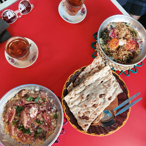 کافه صبحانه چُرنه