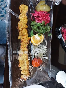 باغ رستوران سنتی خانه غذا