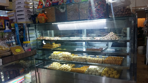 شیرینی سرای هلیا