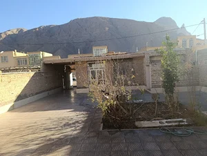 خانه موقوفی زنده یاد حاج عباس مومنی زاده