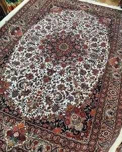 گالری فرش دستبافت بهرامیان