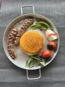 نان داغ کباب داغ ارم