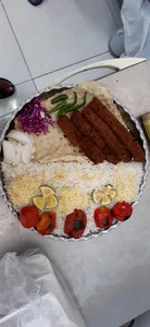 رستوران و آشپزخانه‌ بیرون بر جزیره