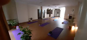 مرکز یوگا و سلامتی راه سپید