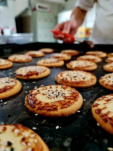 نان و شیرینی هم نان 5