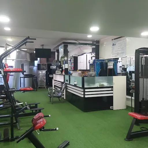 باشگاه بدنسازی مبارز دولت آباد