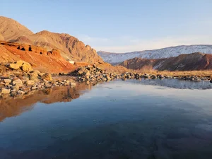 چشمه های آبگرم سمنان
