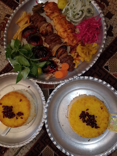 باغ رستوران شب‌های اصفهان
