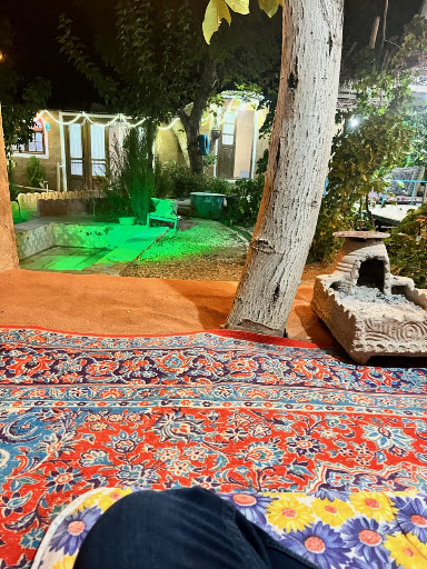 رستوران سنتی و بومگردی عصر قدیم