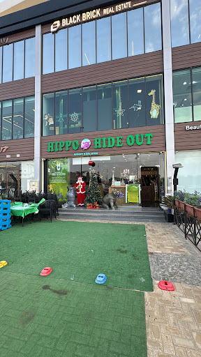 Hippo hideout