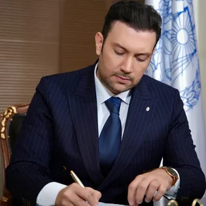 مشاور املاک آنزان