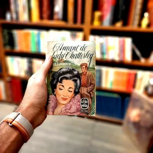 کتاب‌فروشی آرمان
