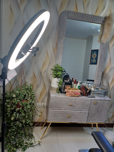 سالن زیبایی موسوی