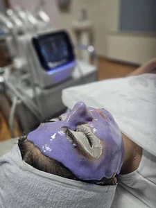پاکسازی پوست میترا حسینی