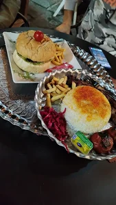 کافه باغ بهار