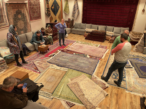 فرش قرمز
