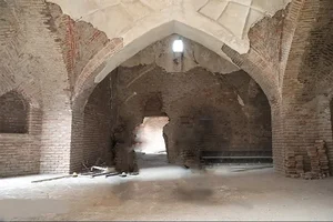 مجسمه باغچه بان