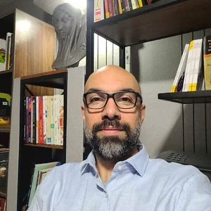 مترجم ترکی یاشار