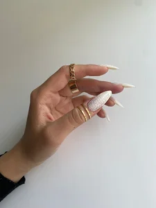 سالن زیبایی اورا